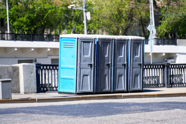 Best Luxury portable toilet rental  in Newhall, IA